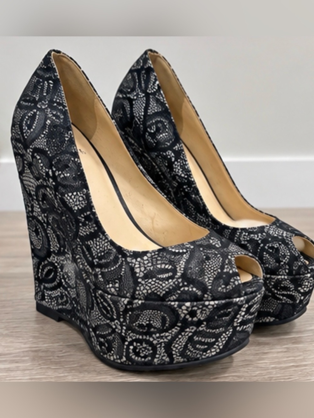 Black Lace Platform Peep Toe Pumps Heels – Size 8